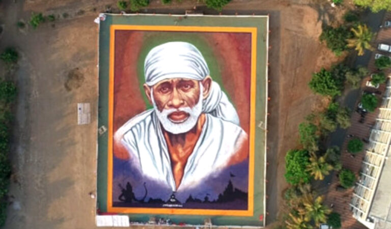 रामनवमी पर शिर्डी में दस हजार किलो रंगोली से बनाई गयी साईंबाबा की आकर्षक प्रतिमा!
