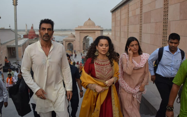 काशी में कंगना बोलीं- कण-कण में बसे हैं महादेव, ढांचे की क्या जरूरत!