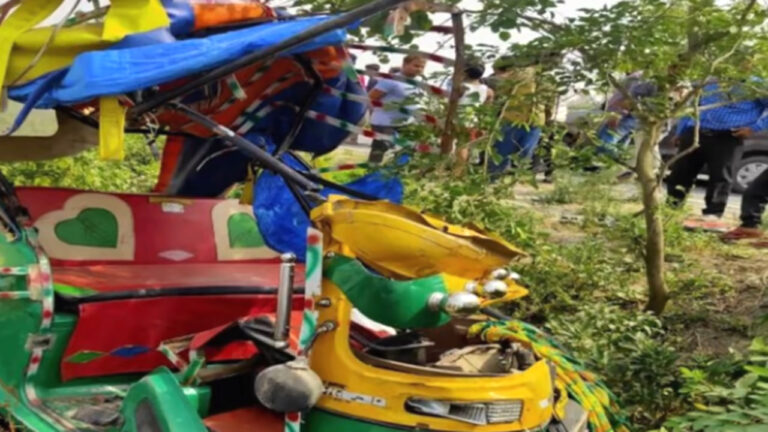 यूपी के कासगंज में बोलेरो और टेंपो की भीषण टक्कर, सत्संग में जा रहे सात लोगों की मौत; आठ गंभीर रूप से घायल