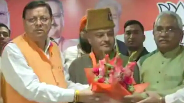 उत्तराखंड में 'AAP' को बड़ा झटका, सीएम उम्मीदवार रहे अजय कोठियाल ने थामा भाजपा का दामन!