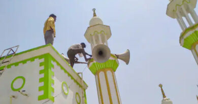 सुप्रीम कोर्ट के आदेश का उल्लंघन करने वाले दो मस्जिदों पर मुंबई पुलिस की कार्रवाई