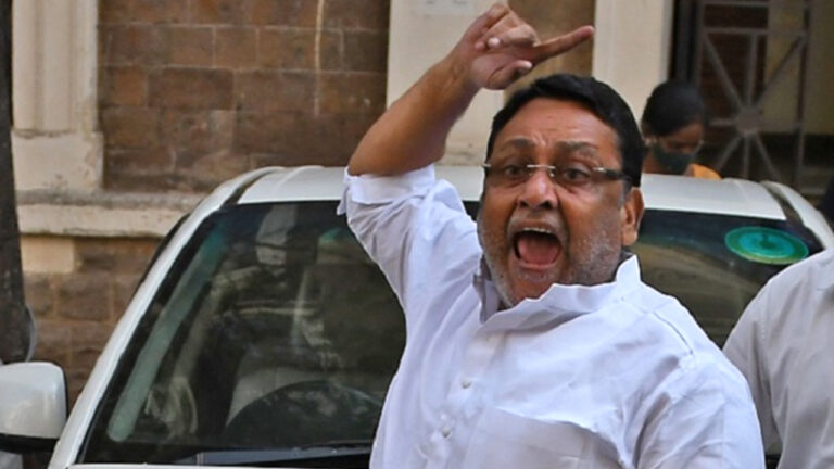 नवाब मलिक की हालत बिगड़ी; स्ट्रेचर पर आर्थर रोड जेल से जेजे अस्पताल ले जाया गया