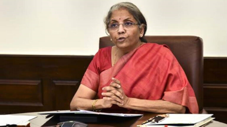 केंद्र सरकार का बड़ा फैसला: पेट्रोल 9.50, डीजल 7 रुपये हुआ सस्ता, 'उज्ज्वला योजना' के 9 करोड़ लाभार्थियों को 200 रुपये की सब्सिडी