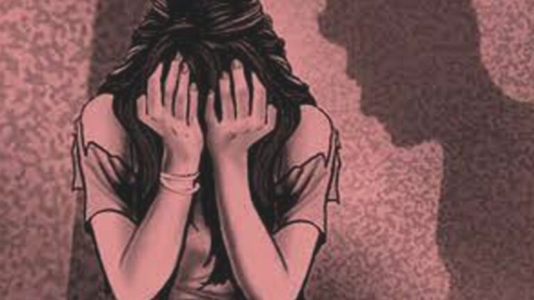 हैदराबाद में पति से अफेयर के शक में पत्नी ने पैसे देकर पांच लोगों से कराया महिला का रेप! Video भी बनाने का आरोप