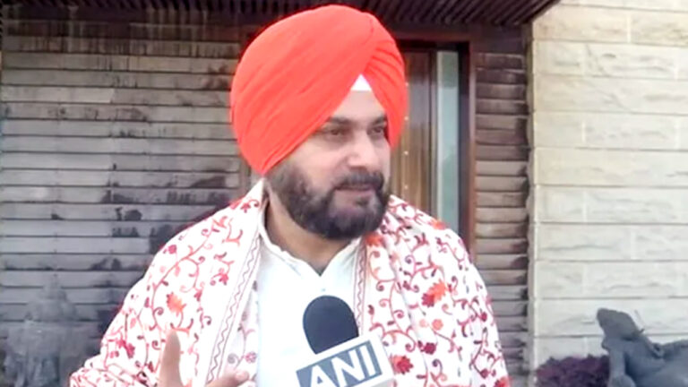 नवजोत सिंह सिद्धू को सुप्रीम कोर्ट से बड़ा झटका, 34 साल पुराने मामले में एक साल सश्रम कैद की सजा!