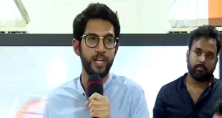 आदित्य ठाकरे का दावा- पिछले महीने ही उद्धव ने शिंदे से पूछा था कि क्या वह मुख्यमंत्री बनना चाहते हैं?