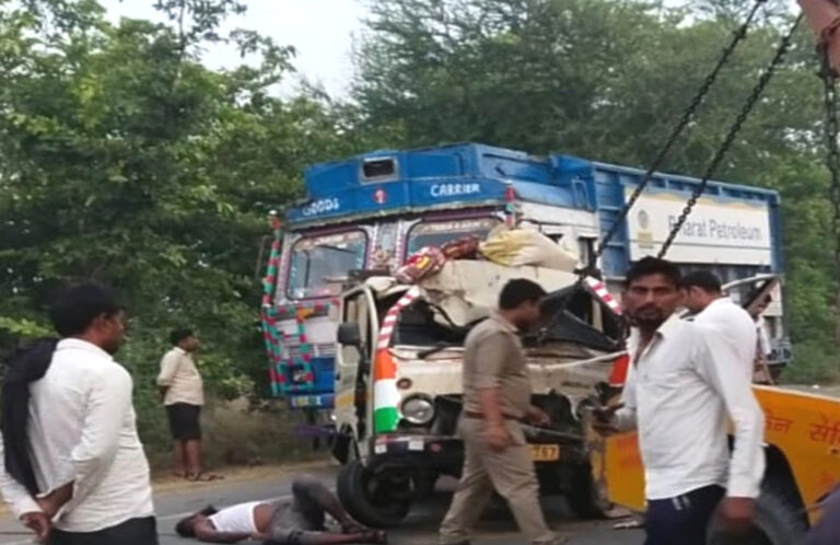 पीलीभीत में DCM पलटा, हरिद्वार से गंगा स्‍नान कर लौट रहा था परिवार