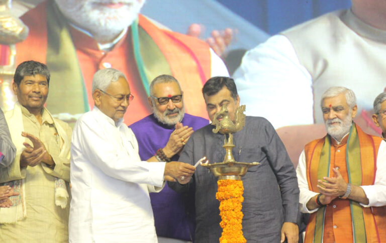 नितिन गडकरी बोले- बिहार के रोड का नेटवर्क वर्ष 2024 के पहले अमेरिका के बराबर होगा!