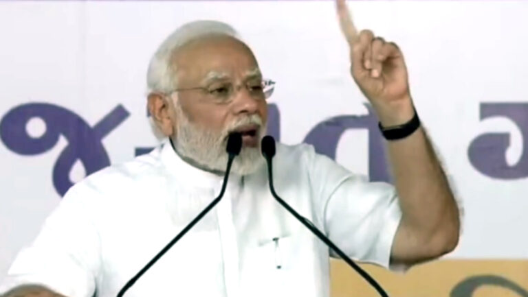 पीएम मोदी ने गुजरात को दी 3054 करोड़ की सौगात, कई योजनाओं का किया उद्घाटन