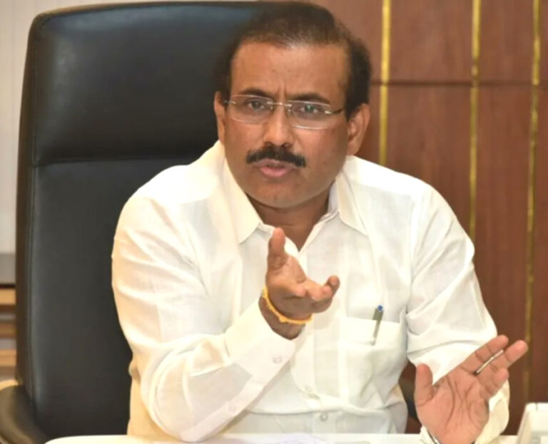 महाराष्‍ट्र में फ‍िर डराने लगा कोरोना; 1,134 नए मामले, स्वास्थ्य मंत्री टोपे ने की मास्क पहनने की अपील