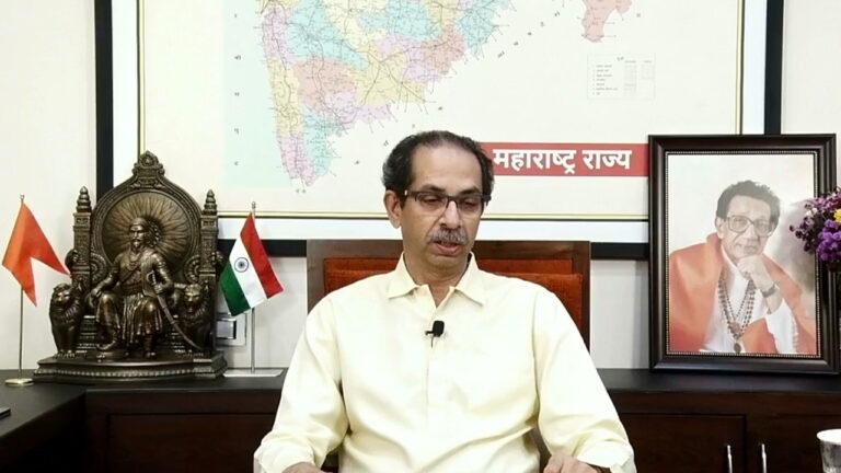 शिवसेना में बगावत बढ़ी, पार्टी मीटिंग में पहुंचे 12 विधायक, शाम 5 बजे शरद पवार की मौजूदगी में एनसीपी की अहम बैठक