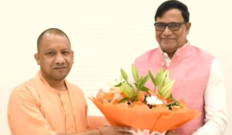 भाजपा नेता कृपाशंकर सिंह की सीएम योगी से मांग, उत्तर प्रदेश में छात्रों को पढ़ाई जाए मराठी