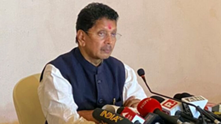 दीपक केसरकर का आरोप- नक्सलियों से मिली धमकी के बाद सीएम उद्धव ने शिंदे को नहीं मिलने दी थी जेड प्लस सुरक्षा!