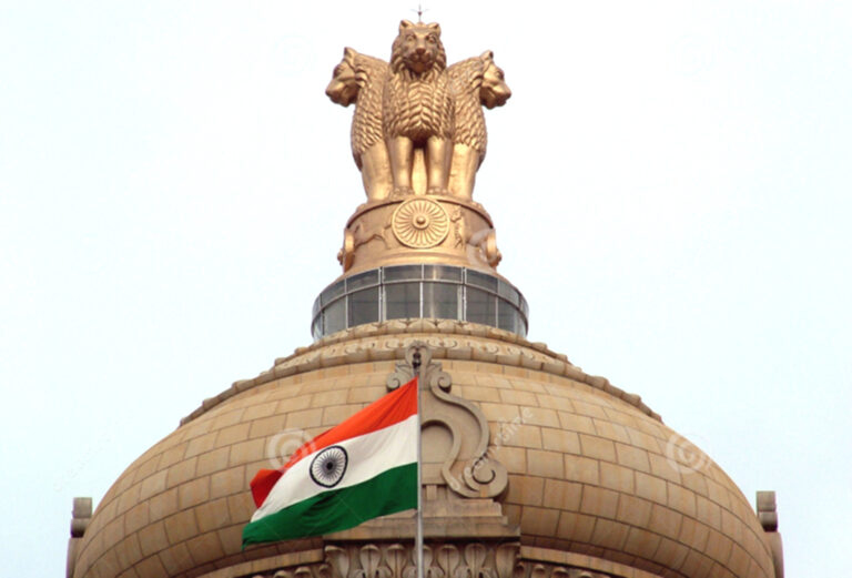 केंद्र सरकार ने राष्ट्रीय ध्वज कोड में किया बदलाव, अब दिन और रात दोनों ही समय फहराया जा सकेगा 'तिरंगा'