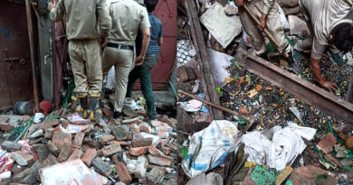 दिल्ली के दयालपुर इलाके में भरभराकर गिरा दो मंजिला मकान, एक की मौत! आठ लोग घायल