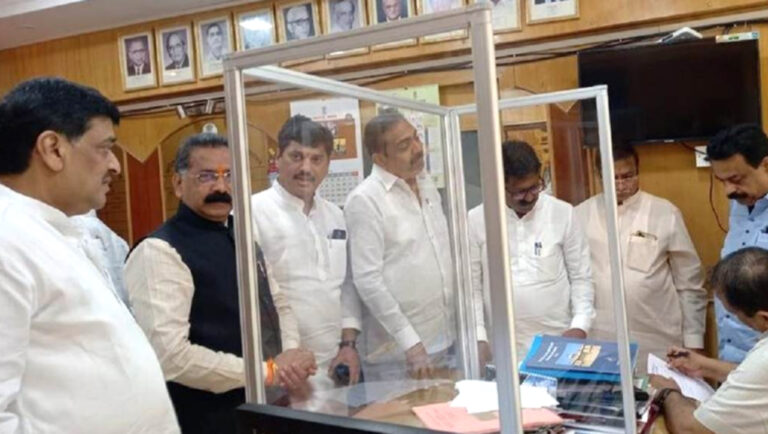 महाराष्ट्र विधानसभा अध्यक्ष चुनाव: शिवसेना MLA राजन साल्वी ने दाखिल किया नामांकन, बीजेपी के राहुल नार्वेकर से होगा मुकाबला