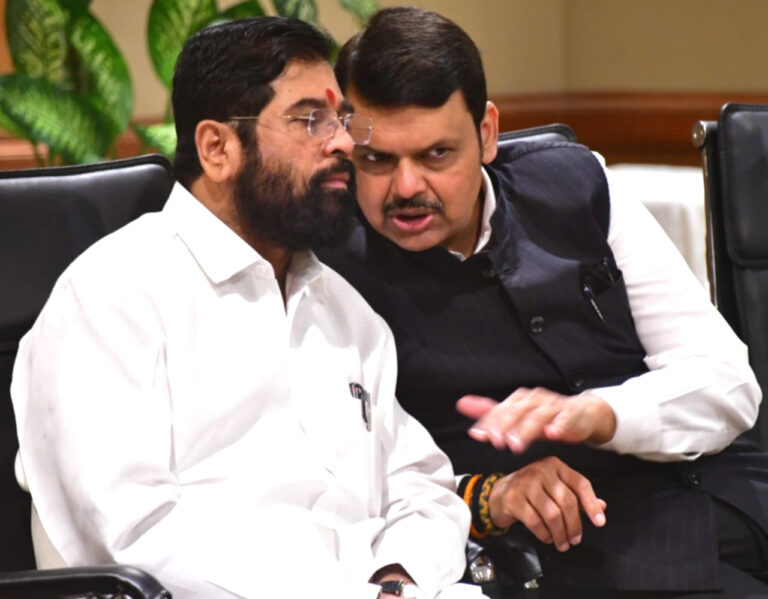 20 करोड़ एडवांस, 80 मंत्री बनने के बाद; शिंदे कैबिनेट में मिलेगा मंत्री पद! चार गिरफ्तार