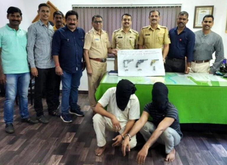 गोवंडी के शिवाजी नगर इलाके में 3 पिस्तौल 14 कारतूस के साथ दो गिरफ्तार