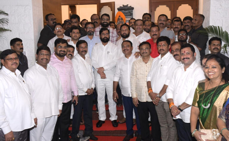 बीएमसी चुनाव से पहले उद्धव ठाकरे को लगा एक और बड़ा झटका