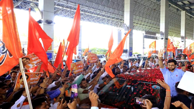 आदित्य ठाकरे बोले- मुंबई में दशहरा रैली के लिए शिवसेना का आवेदन स्वीकार नहीं कर रहे अधिकारी