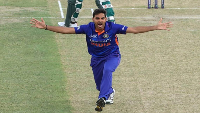 IND vs पाक Asia cup 2022: नंबर-1 बालर बने भुवनेश्वर कुमार, बल्लेबाज बाबर की निकाली हवा!