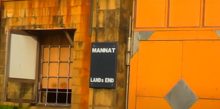 शाहरुख खान का बंगला देखने मुंबई पहुंचे तीन दोस्तों ने चुराया टेंपो, पुलिस ने किया गिरफ्तार