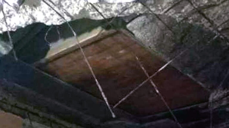 मुंबई में फ्लैट की छत गिरने से बुजुर्ग दंपति की मौत, परिवार में छाया मातम