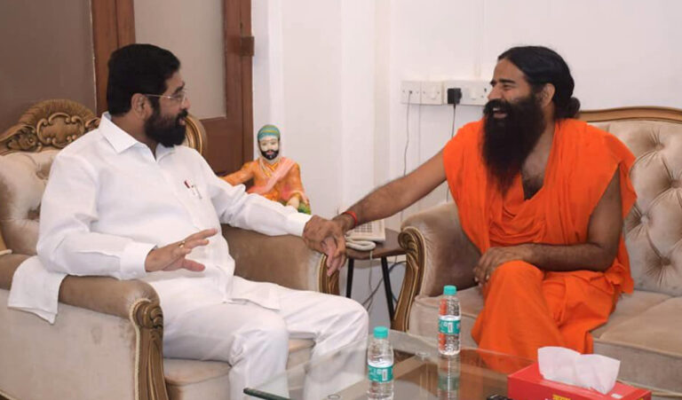 योग गुरु रामदेव बोले- एकनाथ शिंदे, बालासाहेब ठाकरे की विरासत के सच्चे उत्तराधिकारी! शिवसेना ने जताया विरोध...