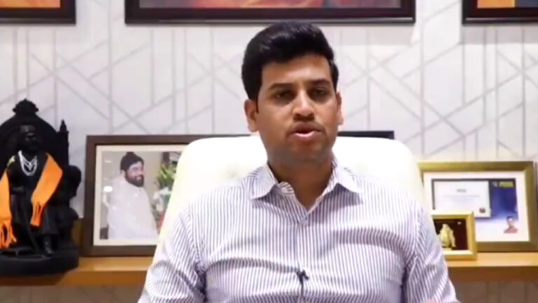 दही हांडी को शिंदे सरकार जल्द देगी ‘एडवेंचर स्पोर्ट’ का दर्जा: सांसद श्रीकांत शिंदे की मांग- राज्य सरकार निकाले गोविंदाओं का बीमा