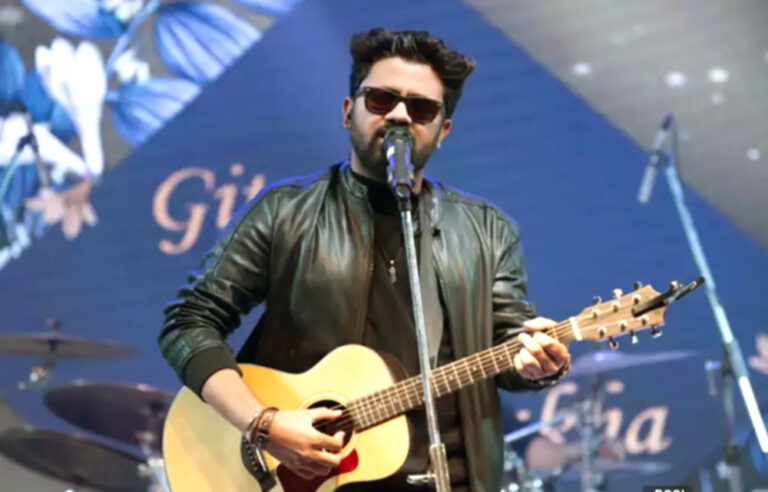 मशहूर बॉलीवुड सिंगर राहुल जैन पर लगा बलात्कार का आरोप, एफआईआर दर्ज