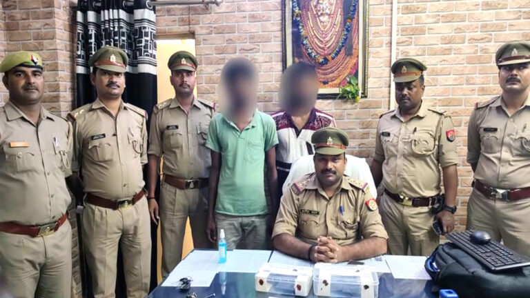 वाराणसी: शिवपुर में मछली विक्रेता से लूट करने वाले 2 आरोपितों को पुलिस ने किया गिरफ्तार