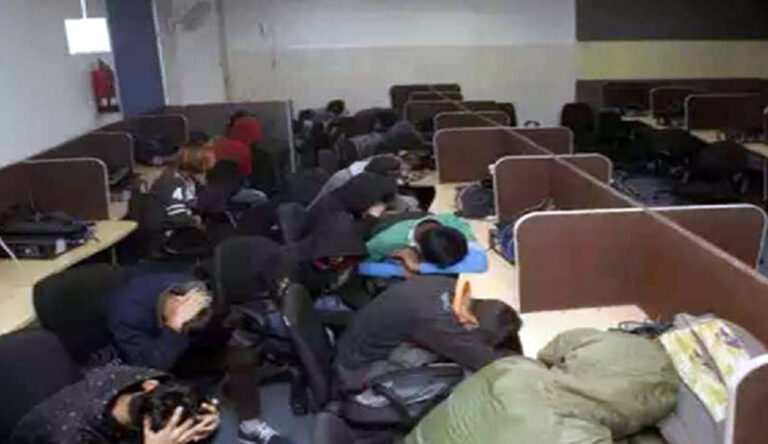ठाणे में फर्जी Call Centre का भंडाफोड़, 16 गिरफ्तार