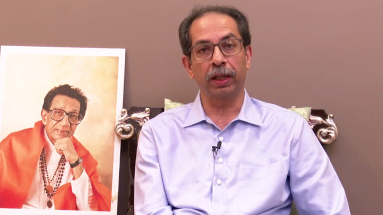 उद्धव ठाकरे ने सीएम शिंदे पर साधा निशाना, बोले- 40 सिर वाले रावण ने श्रीराम का 'धनुष-बाण' फ्रीज करवा दिया!