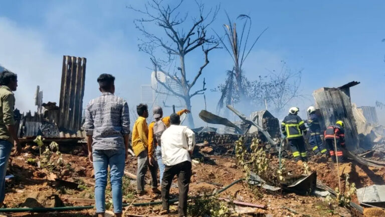 malad fire slum today