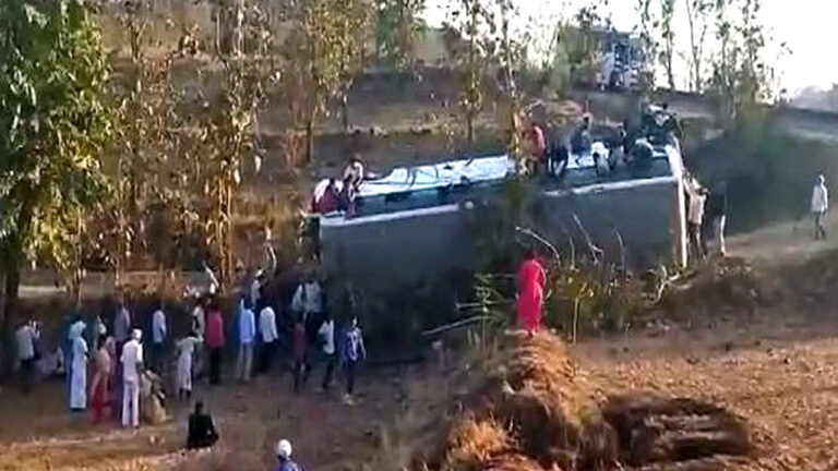 Nashik trimbakeshwar Accident