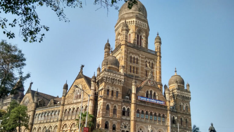 मुंबई में बीएमसी के सभी अस्पतालों में मास्क पहनना हुआ अनिवार्य, कोरोना में बढ़ोतरी के बीच फैसला!