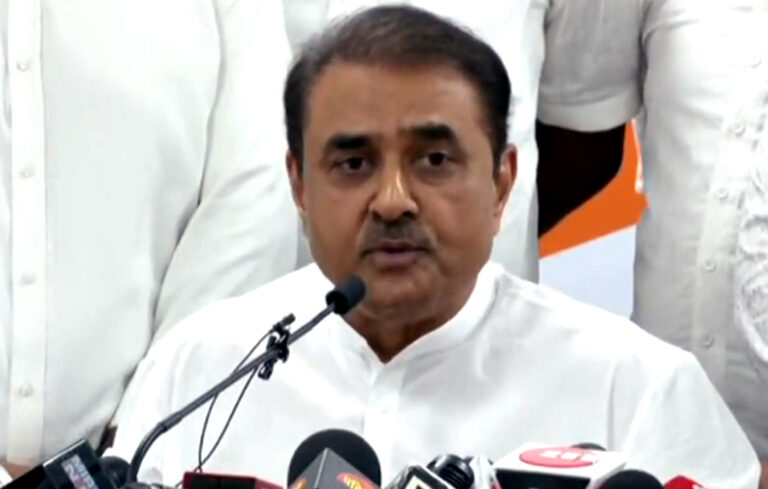 शरद पवार का इस्तीफा नामंजूर