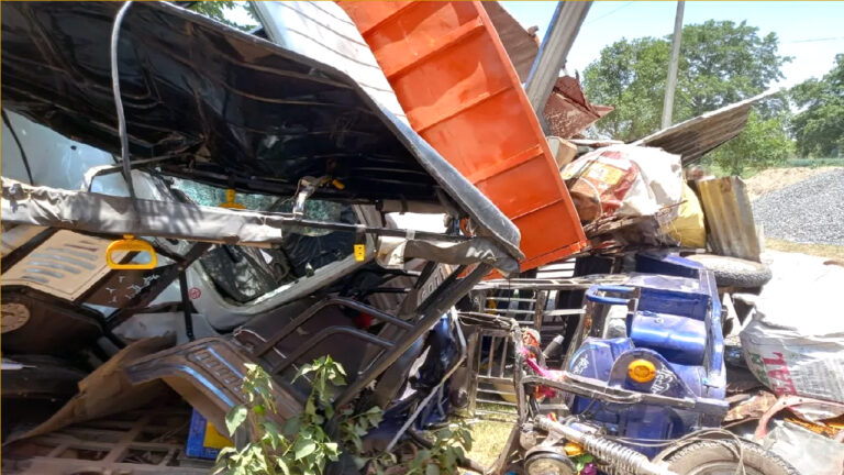 पटना में तेज रफ्तार ट्रक ने दो ई-रिक्शा को मारी टक्कर, छह लोगों की मौत!