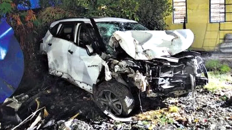 dadar car accident news