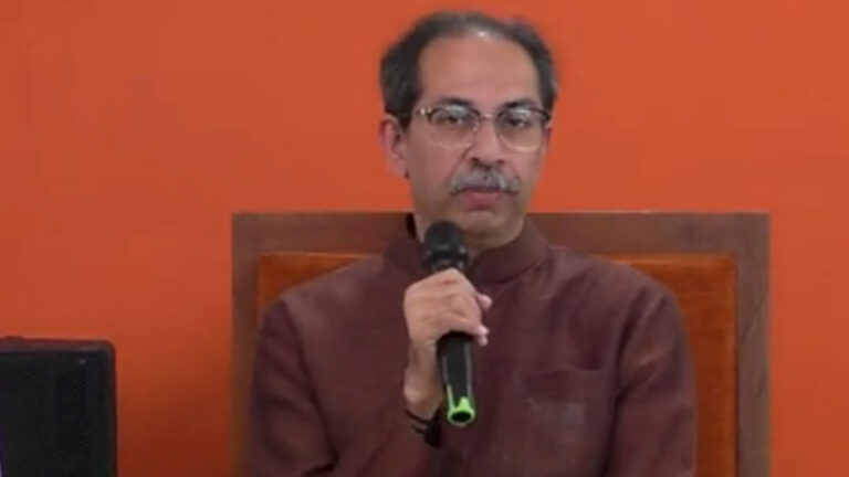 सीएम शिंदे के इस फैसले के खिलाफ सड़कों पर उतरेंगे उद्धव ठाकरे, करेंगे मार्च का नेतृत्व