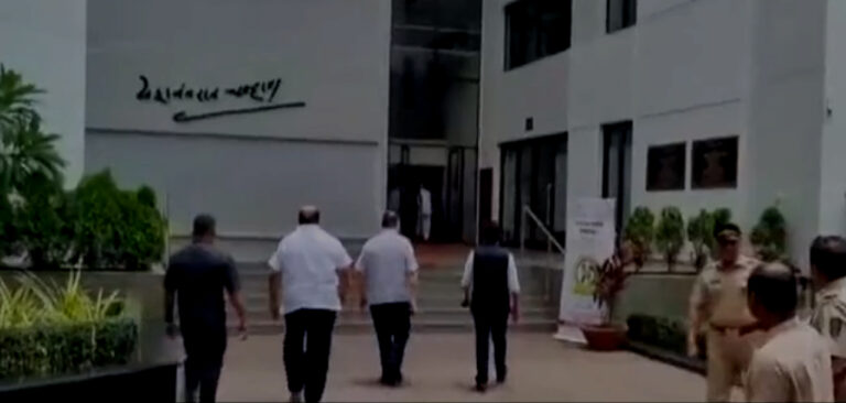 अजित गुट के मंत्रियों को शरद पवार का इशारों में जवाब- हम सरकार का समर्थन करते हैं, आप भी हमारे साथ आइए!