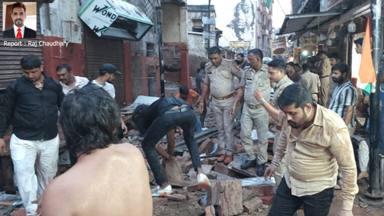 vrindavan-hadsa-balcony-dilapidated-building