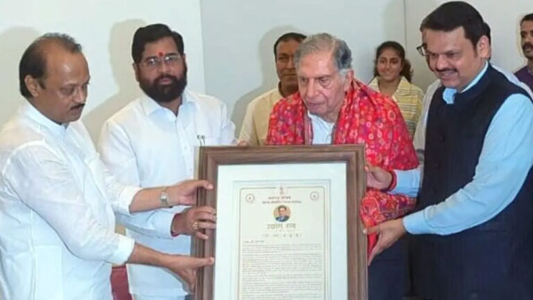 महाराष्ट्र सरकार ने रतन टाटा को दिया 'उद्योग रत्न अवार्ड'