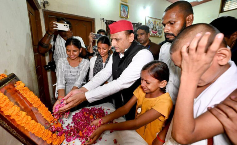 akhilesh yadav today deoria