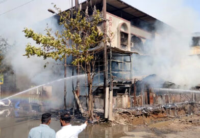 नालासोपारा में गैस रिसाव से द्वारका होटल में लगी भीषण आग; तीन घायल