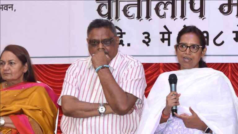 varsha gaikwad news