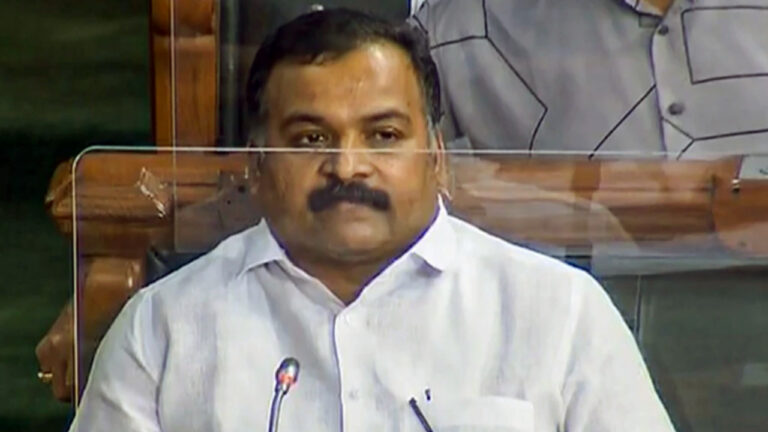 कांग्रेस सांसद की मांग- संसद कवर करने वाले पत्रकारों पर लगे प्रतिबंध हटाएं