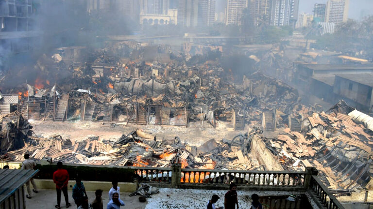 fire-breaks-out-in-a-furniture-shop-jogeshwari