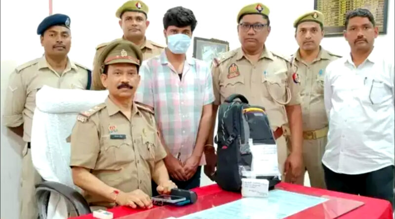 Varanasi: कैंट जीआरपी के हत्थे चढ़ा शराब तस्कर, अवैध शराब जब्त