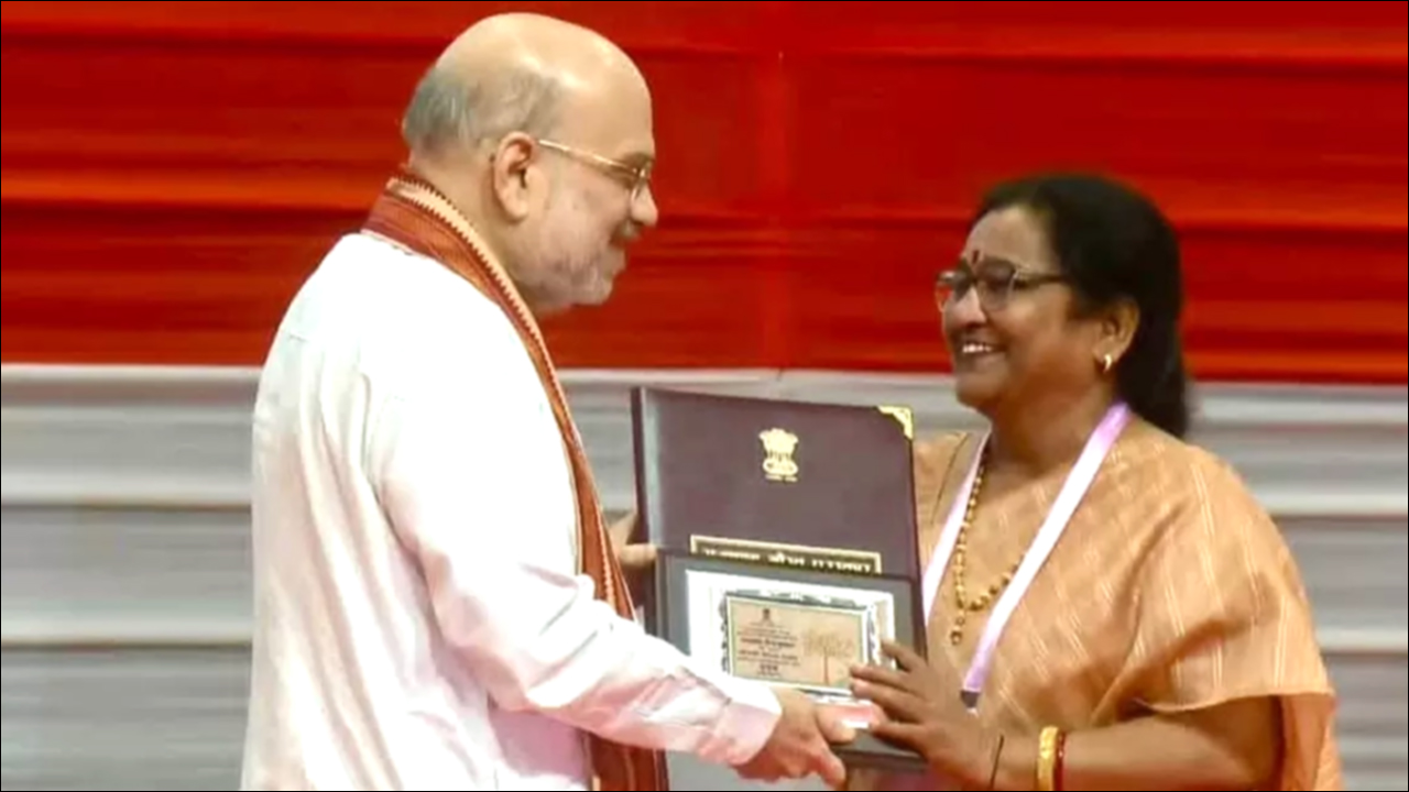 Varanasi की प्रख्यात साहित्यकार डॉ. नीरजा माधव को भारत सरकार द्वारा ‘राजभाषा गौरव सम्मान’